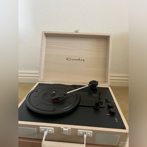 Crosley record player - Picture 2 of 3